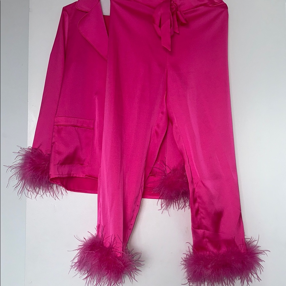 NADINE MERABI DARCIE Luxury Hot Pink Feathered Pijamas Set - Picture 5 of 7